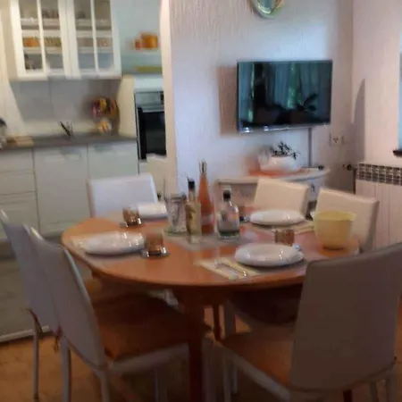Ledenice, Novi Vinodolski 40867 Daire *