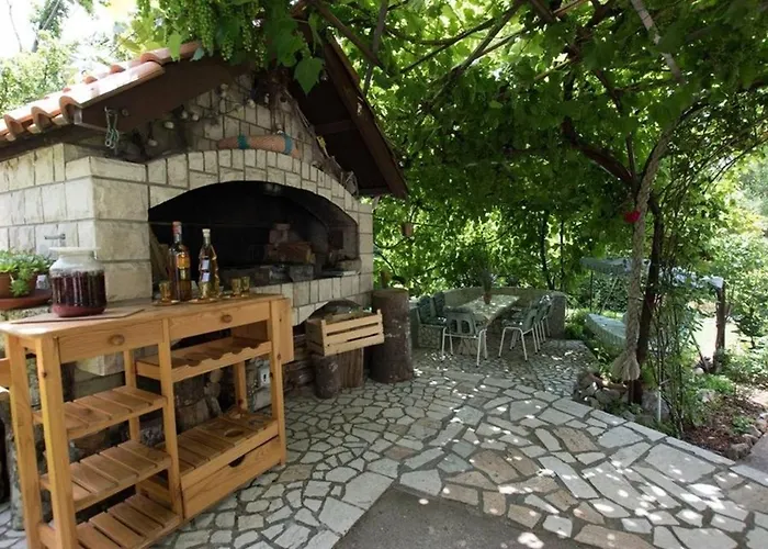 Ledenice, Novi Vinodolski 40867 アパート *